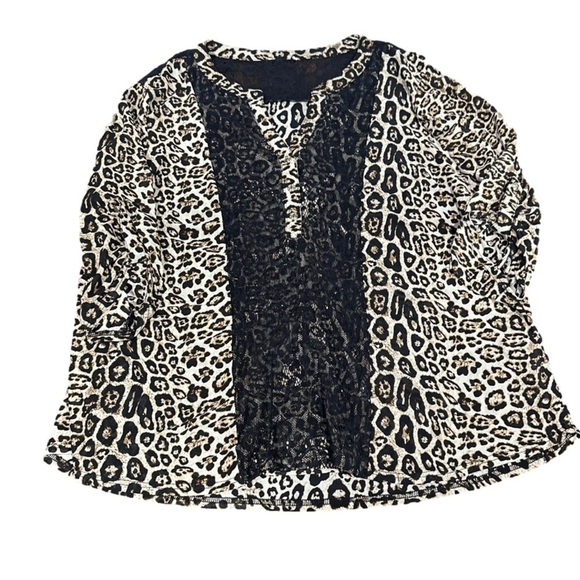 Tops - Animal print blouse